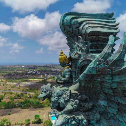 Karya Seni Patung Modern di Indonesia