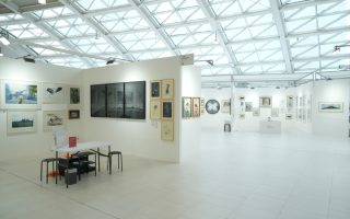 Pameran Seni Sepi Pengunjung: Maret 2026, Kolektor Justru Ramai Datang ke Studio Seniman Langsung—Bukan ke Galeri