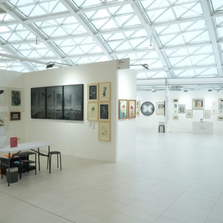 Pameran Seni Sepi Pengunjung: Maret 2026, Kolektor Justru Ramai Datang ke Studio Seniman Langsung—Bukan ke Galeri